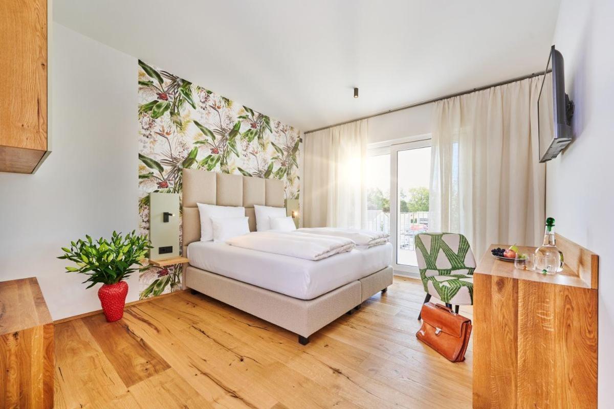 Hotel Der Einrichter ชเตราบิง ภายนอก รูปภาพ