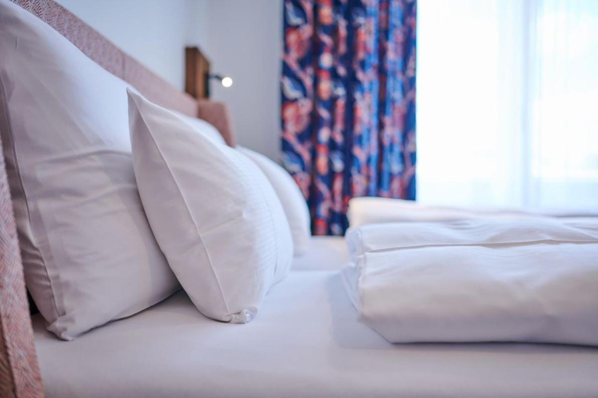Hotel Der Einrichter ชเตราบิง ภายนอก รูปภาพ