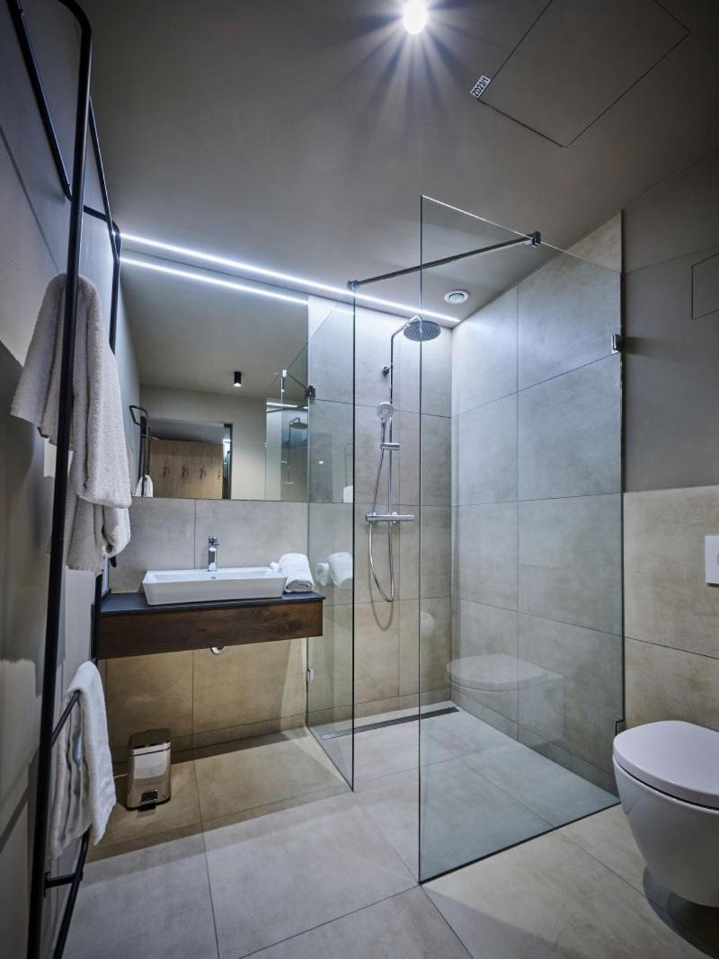 Hotel Der Einrichter ชเตราบิง ภายนอก รูปภาพ