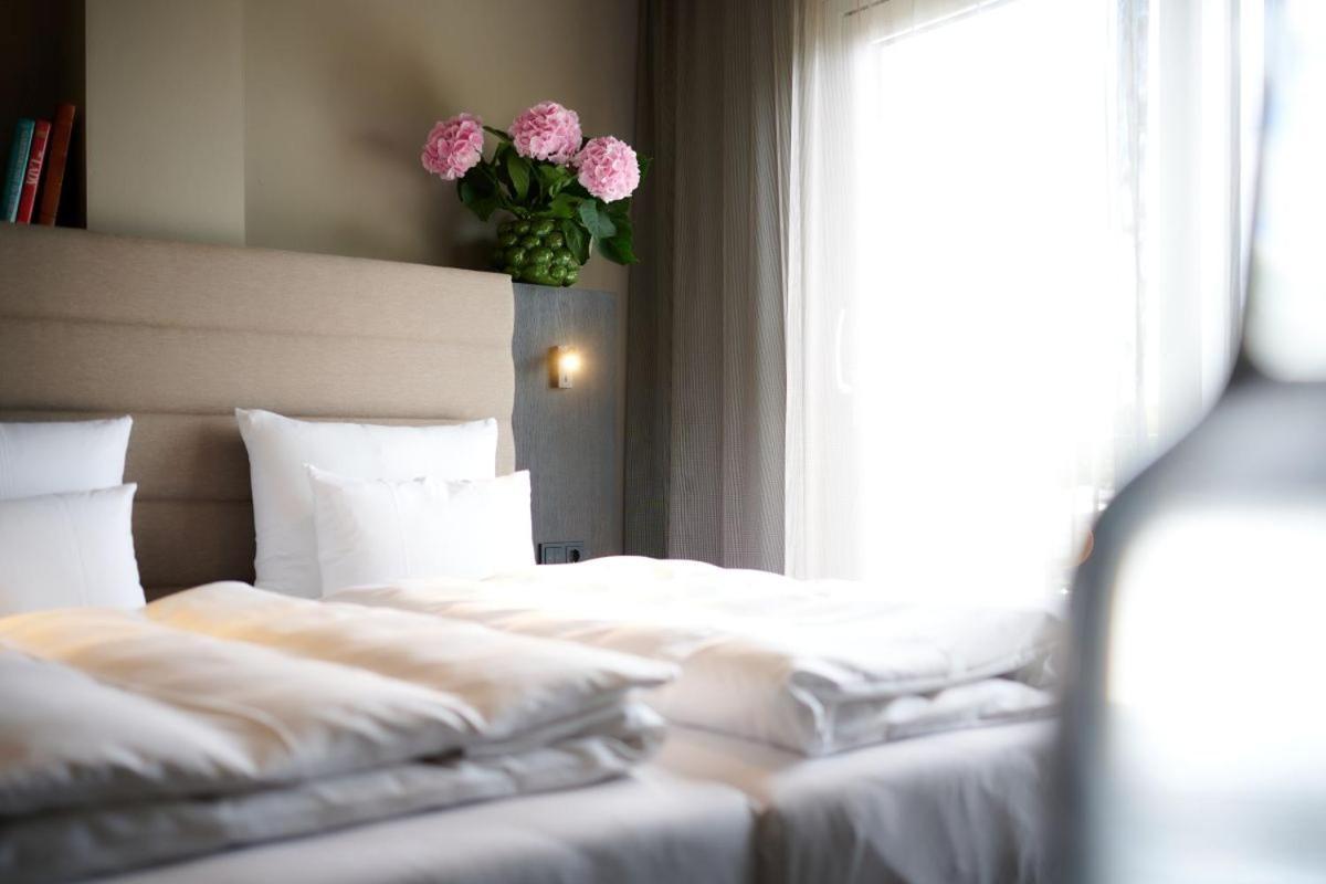 Hotel Der Einrichter ชเตราบิง ภายนอก รูปภาพ