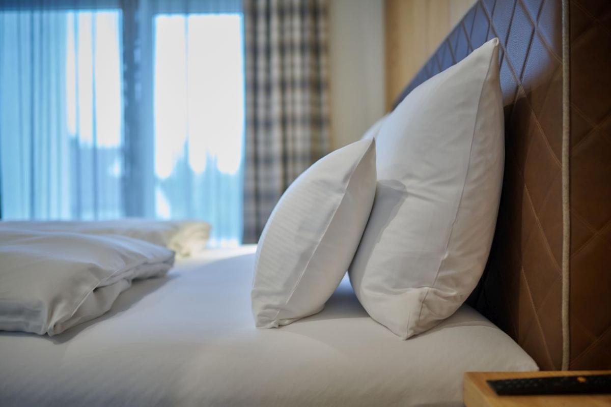 Hotel Der Einrichter ชเตราบิง ภายนอก รูปภาพ