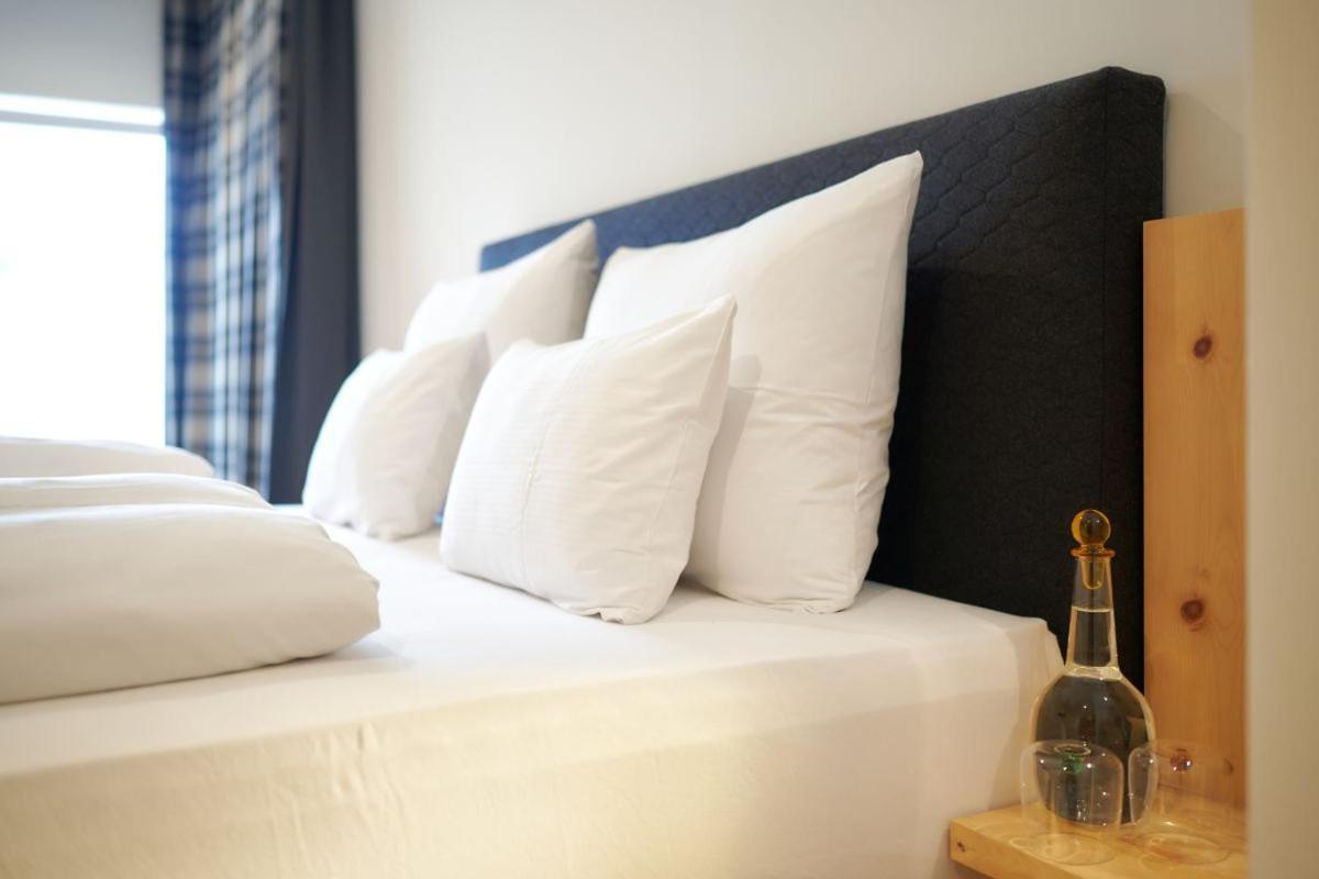 Hotel Der Einrichter ชเตราบิง ภายนอก รูปภาพ