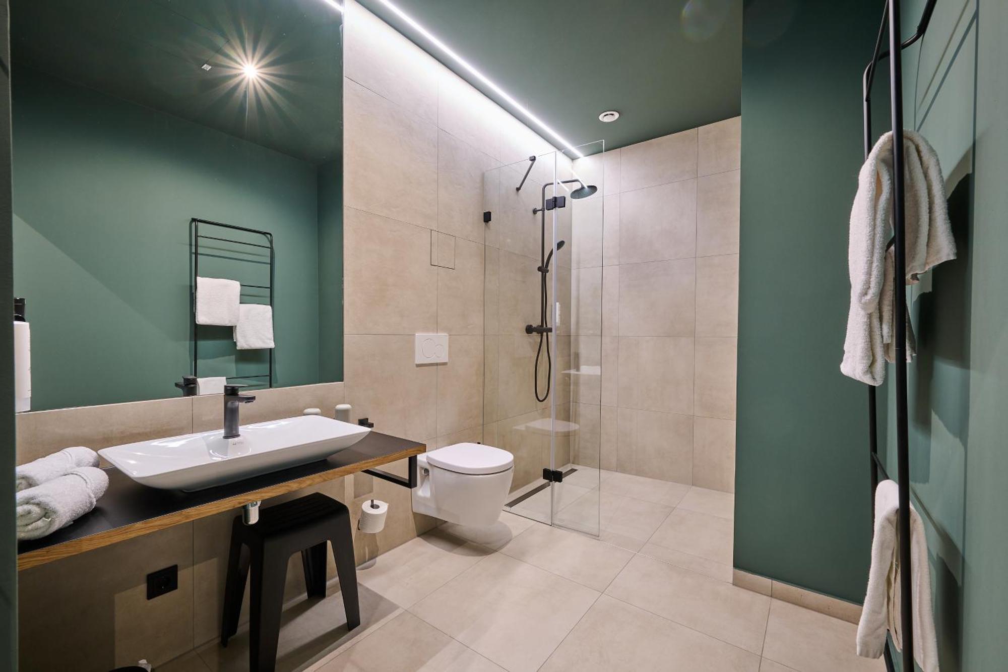 Hotel Der Einrichter ชเตราบิง ภายนอก รูปภาพ