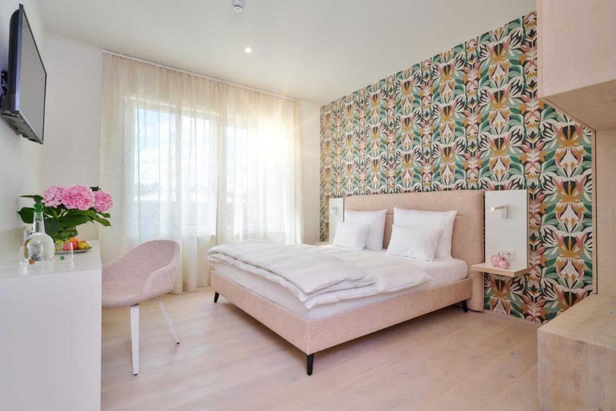 Hotel Der Einrichter ชเตราบิง ภายนอก รูปภาพ